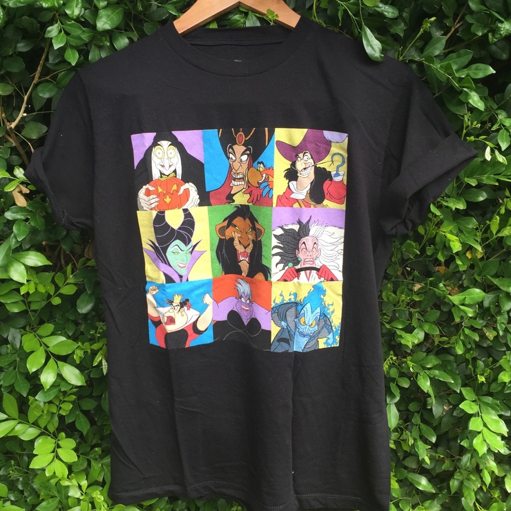 Disney Villains Size M Black Tee Shirt